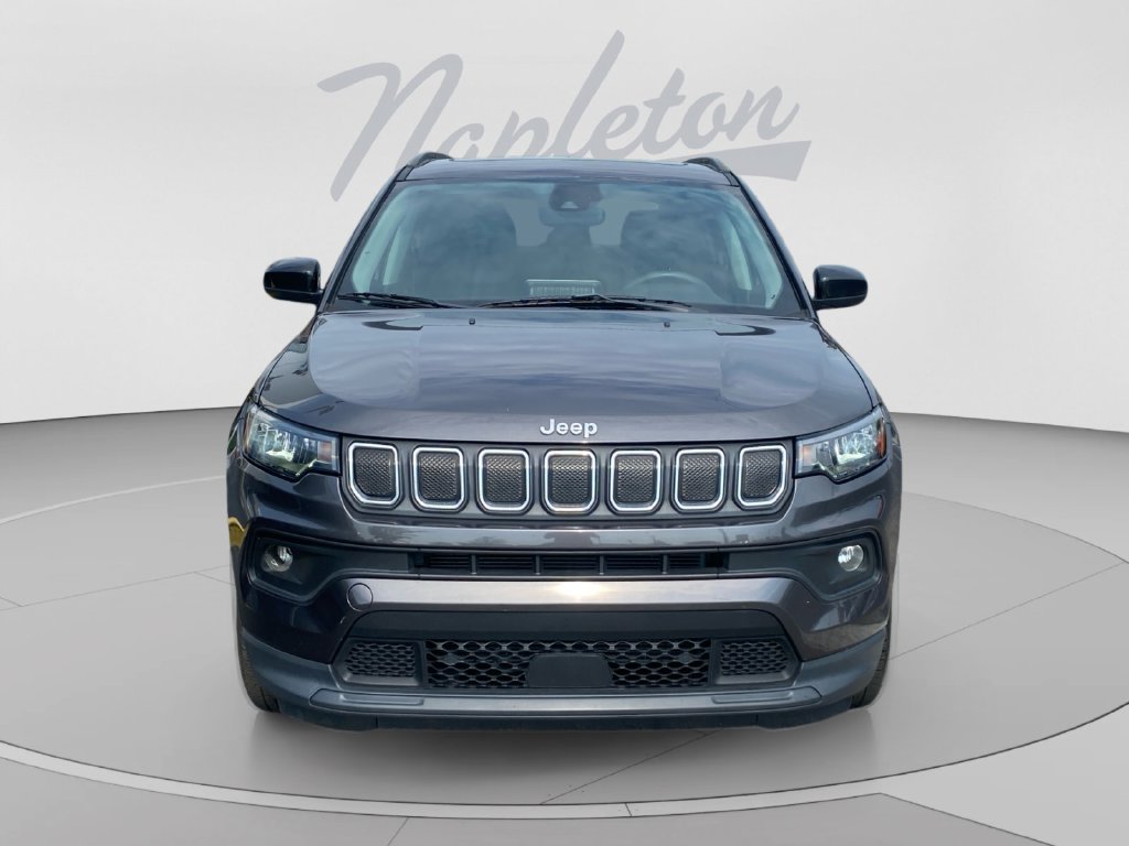 Used 2022 Jeep Compass Latitude w/ Sun and Sound Group FWD image 9