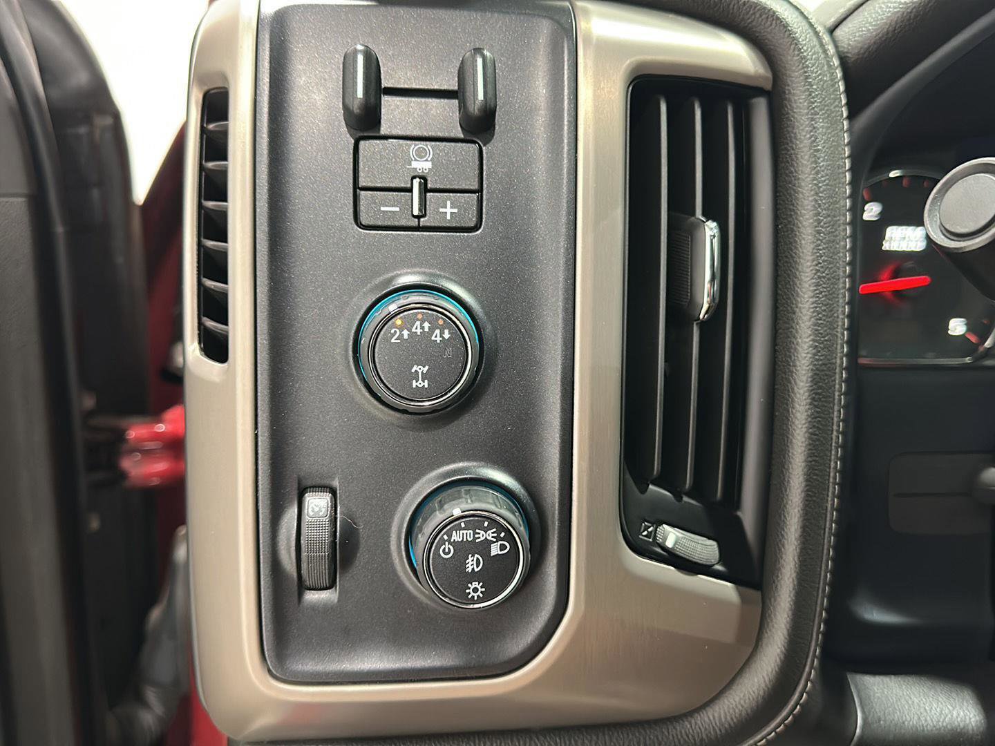 Used 2018 GMC Sierra 2500 Denali image 15