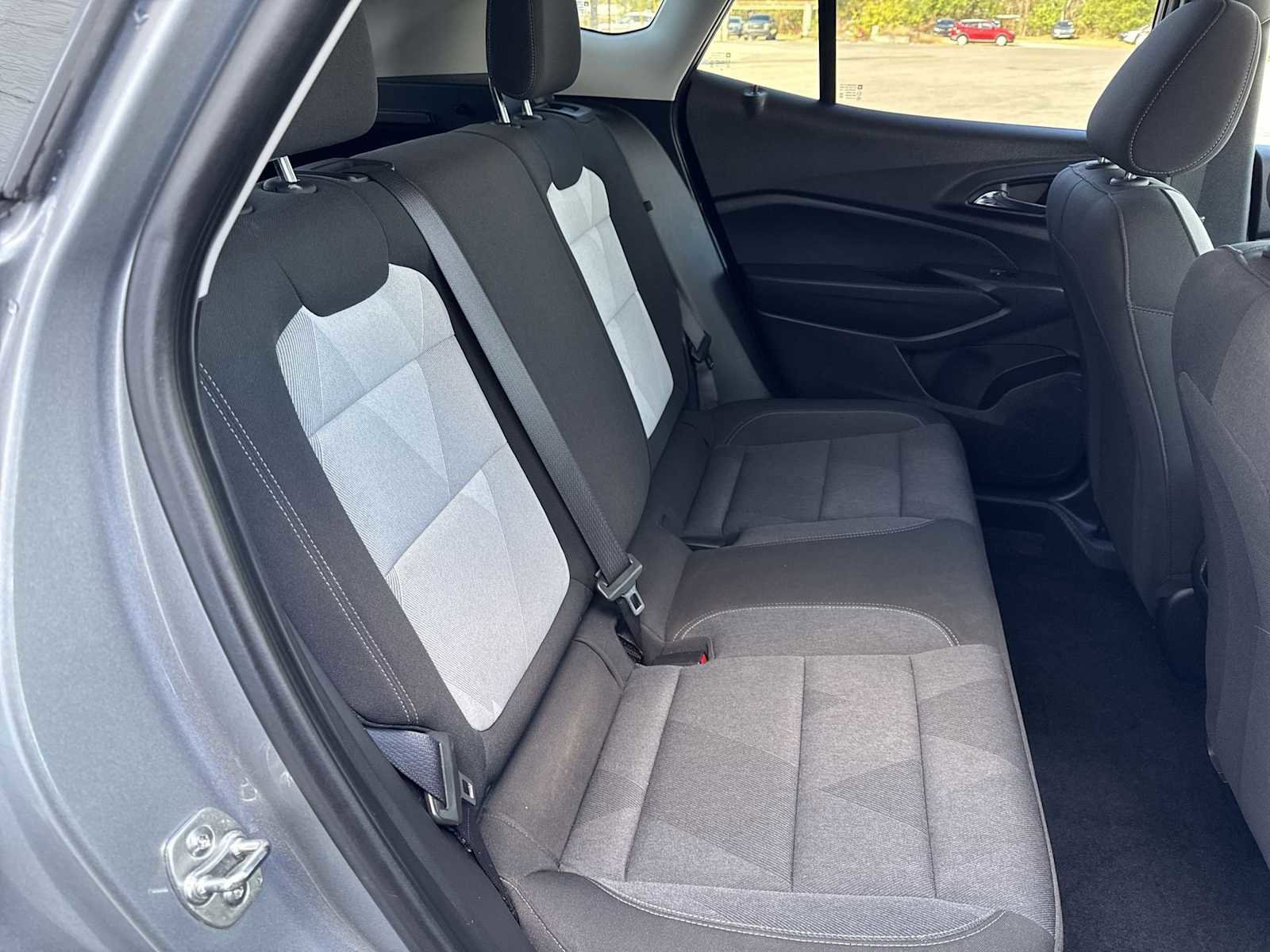 Used 2024 Chevrolet Trax LS w/ LS Convenience Package image 18