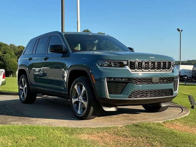 New 2026 Jeep Grand Cherokee Limited w/ Trailer Tow Package