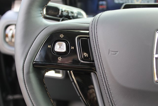New 2026 Lincoln Aviator AWD image 17