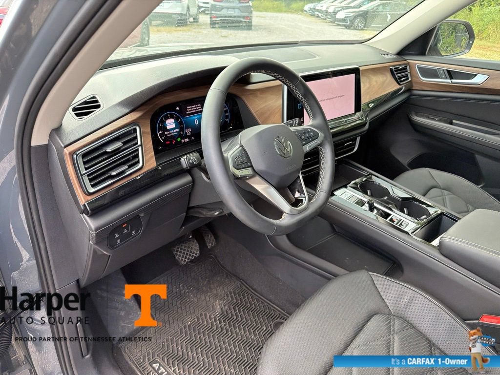 Used 2025 Volkswagen Atlas SE w/ Panoramic Sunroof Package AWD/4WD image 14