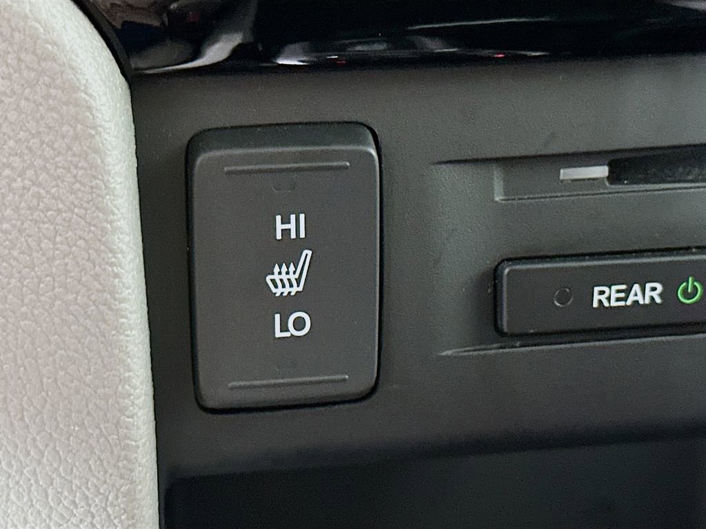 Used 2018 Honda Pilot Touring image 21