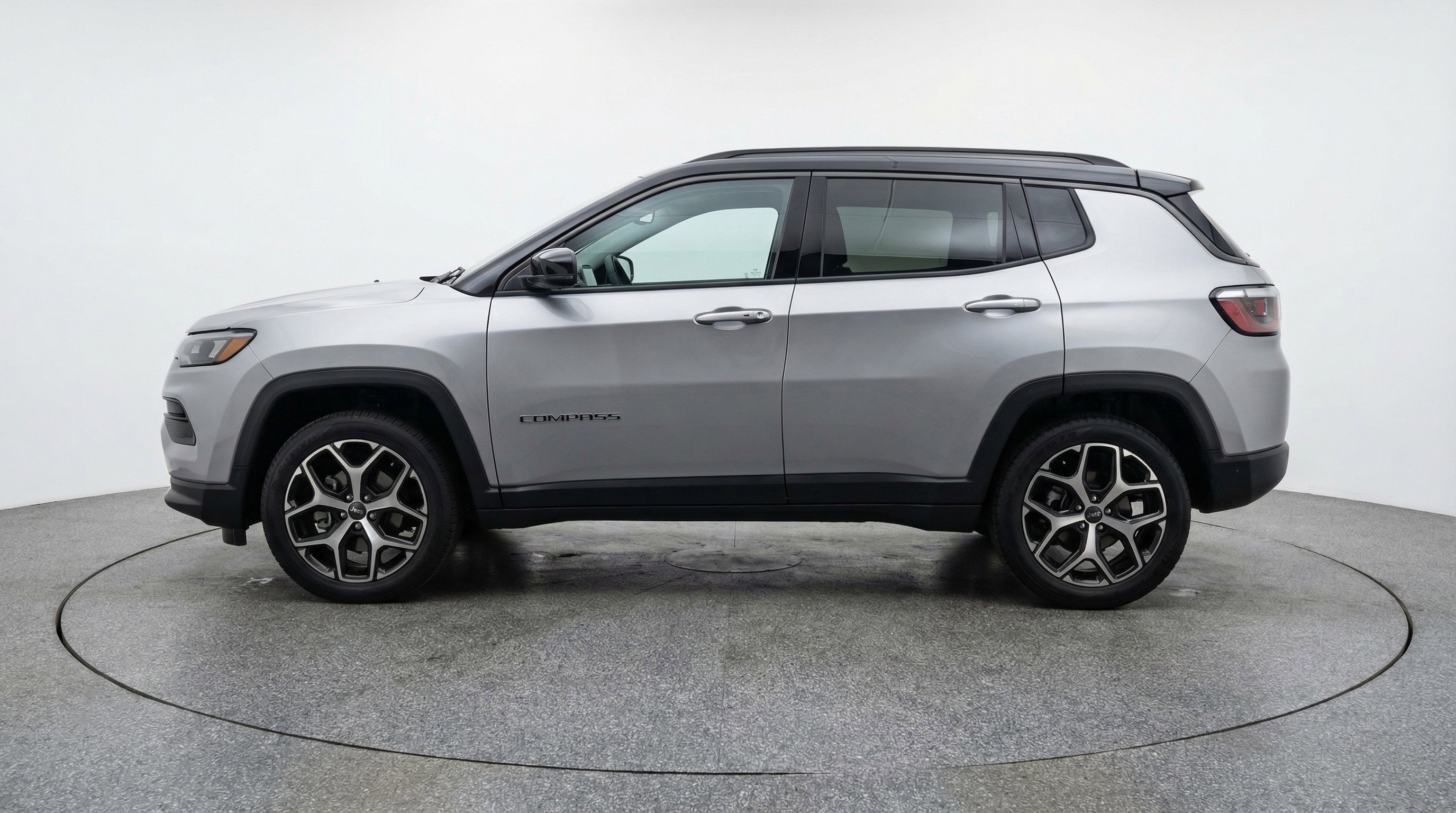 Used 2025 Jeep Compass Limited image 5
