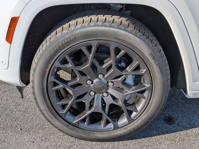 New 2025 Jeep Grand Cherokee Summit w/ Obsidian Package image 12