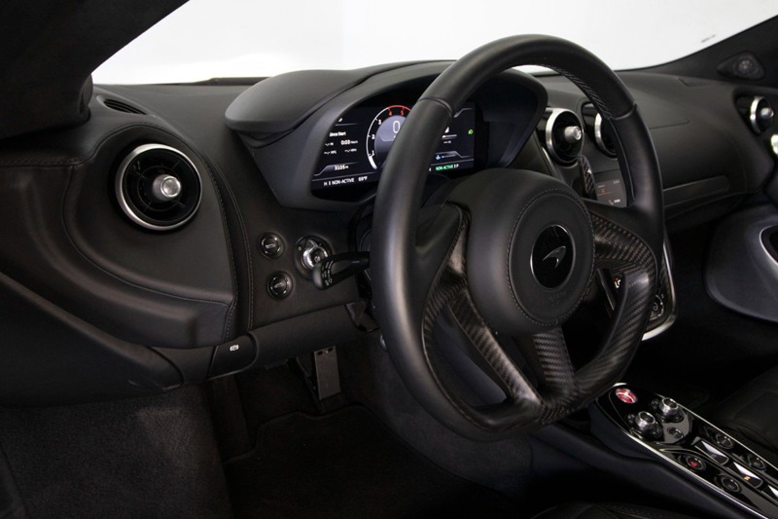 Used 2025 McLaren GTS image 23