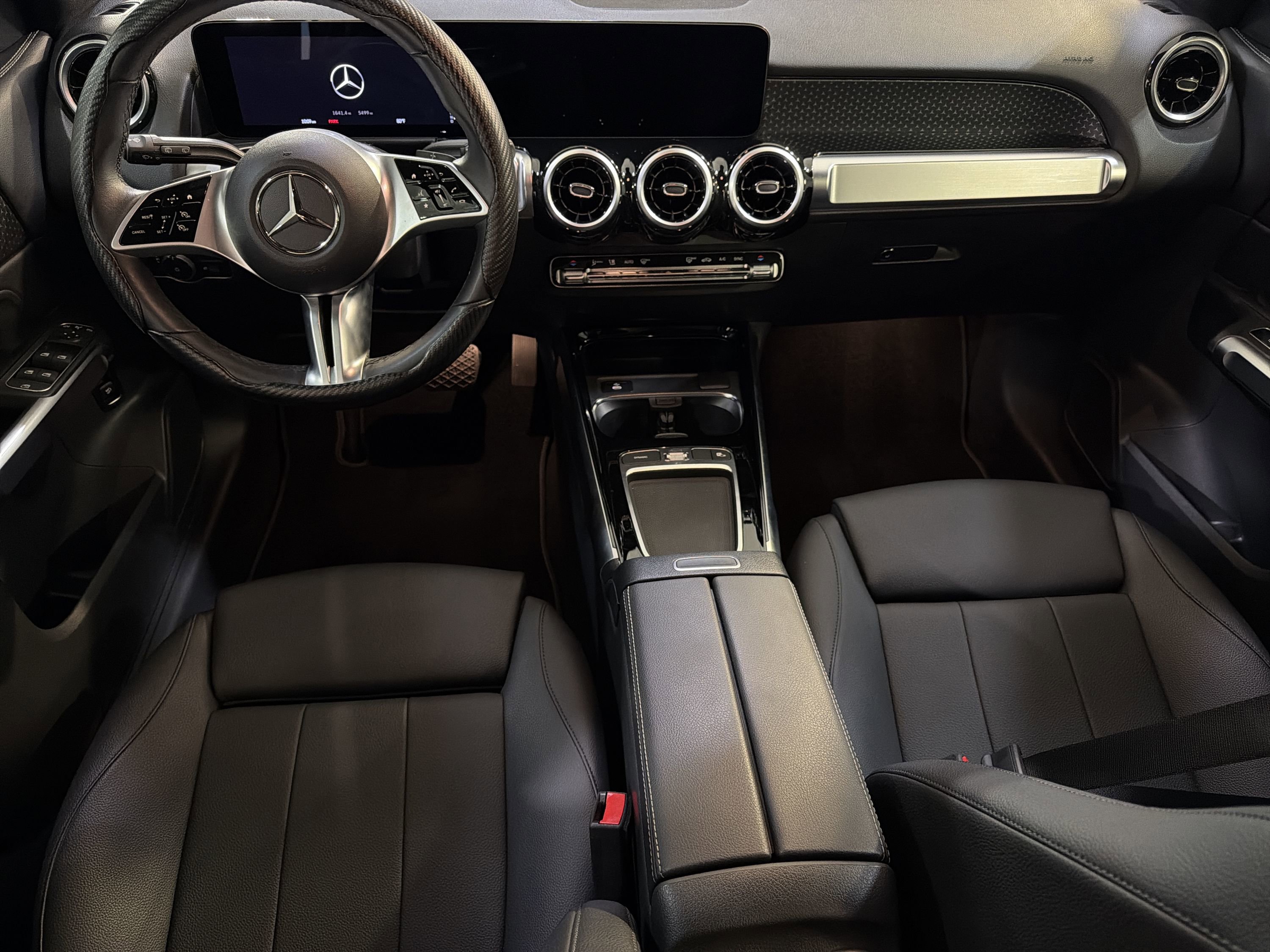 Used 2025 Mercedes-Benz GLB 250 image 21