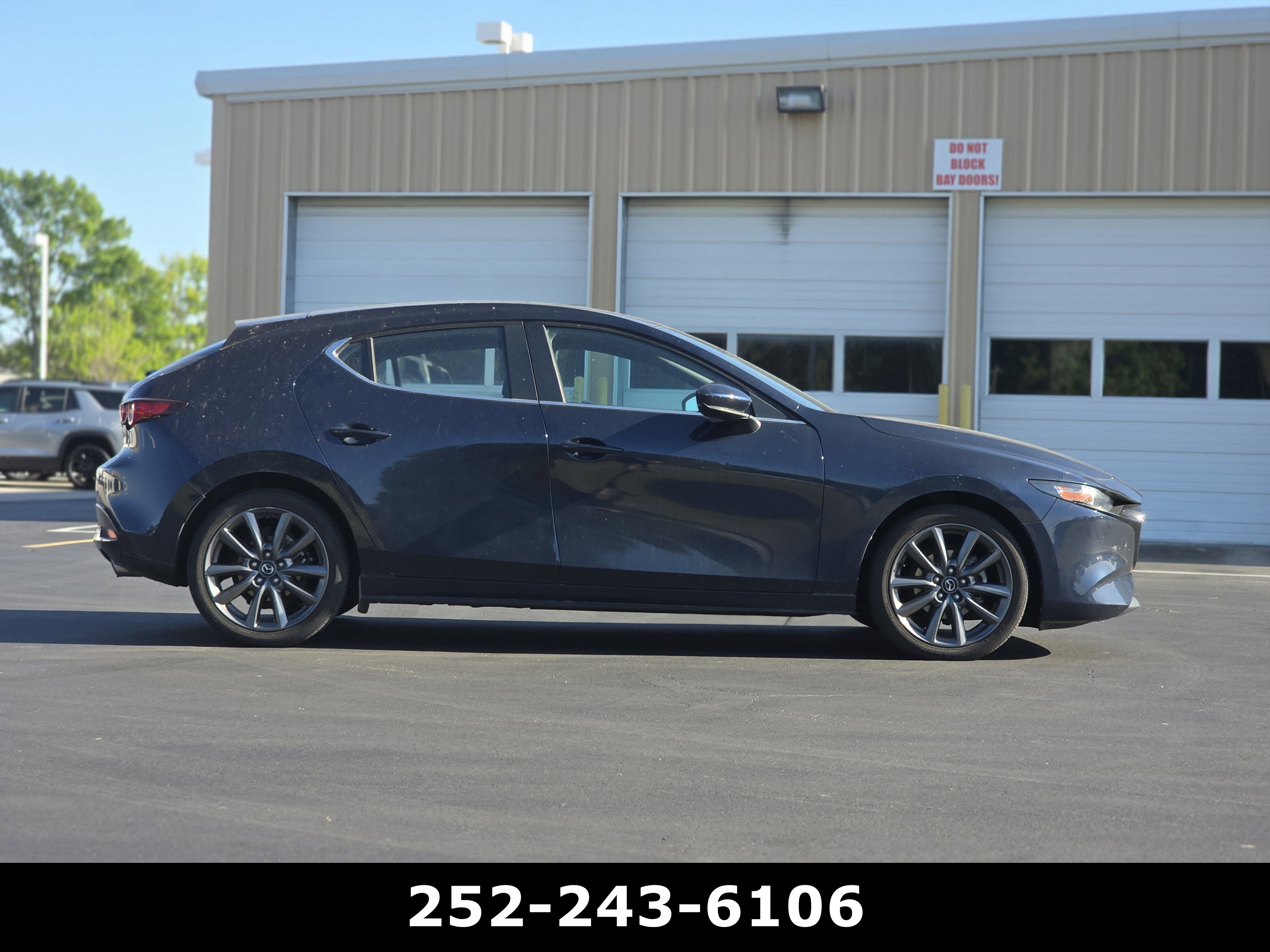 Used 2023 MAZDA MAZDA3 s image 8