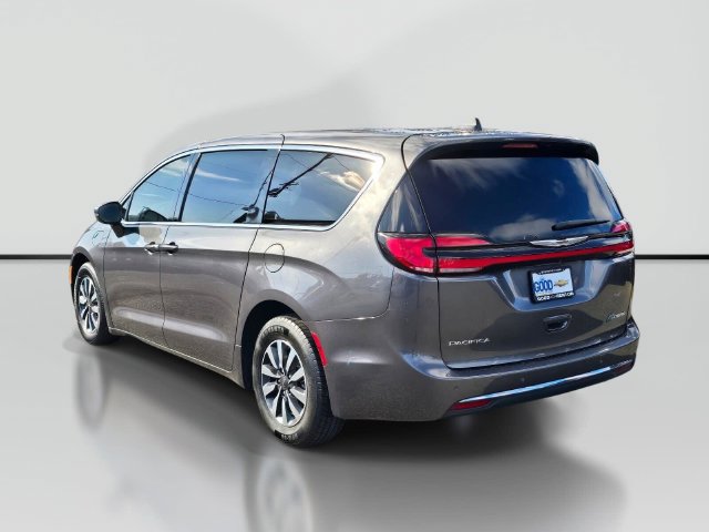 Used 2022 Chrysler Pacifica Touring-L FWD image 3