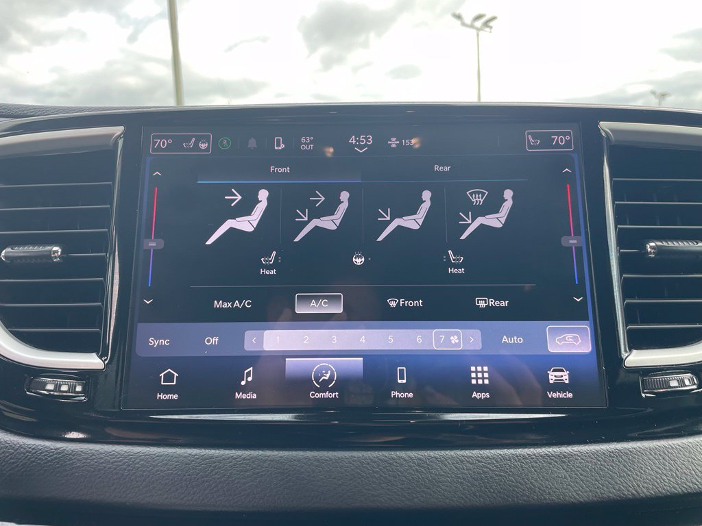 Used 2023 Chrysler Pacifica Touring-L FWD image 30
