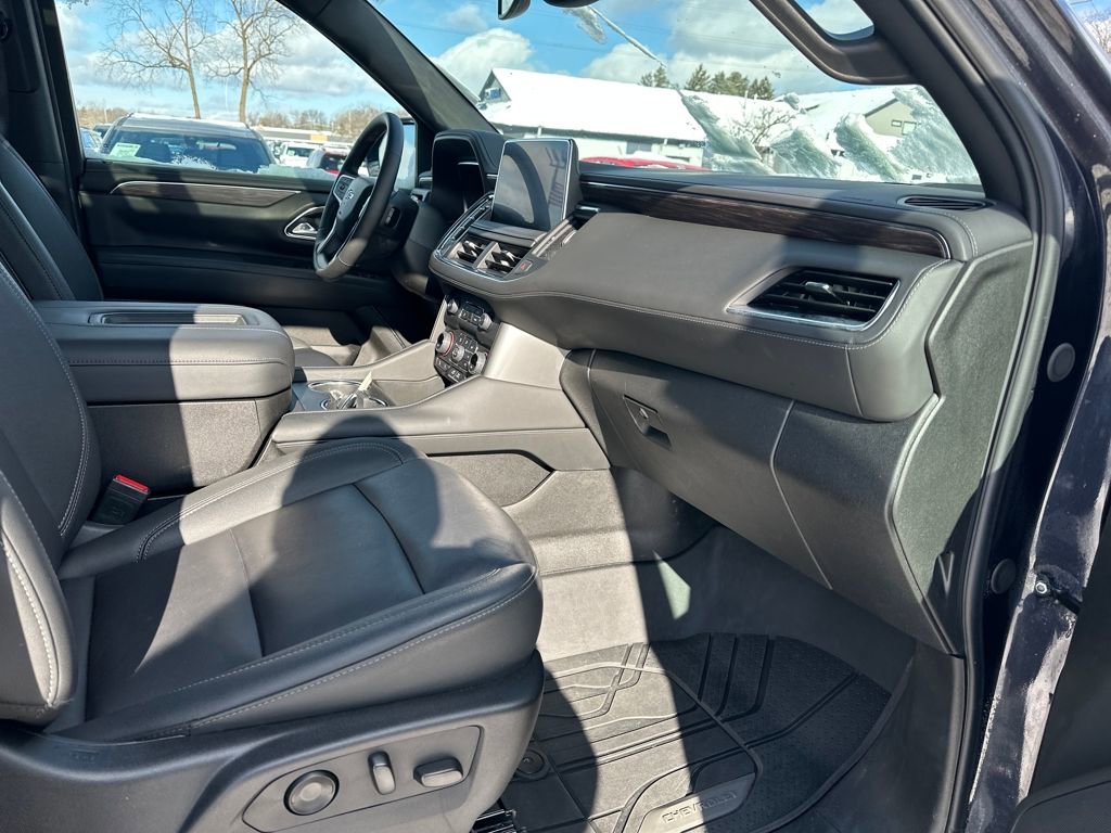 Used 2024 Chevrolet Tahoe Z71 w/ Luxury Package image 31