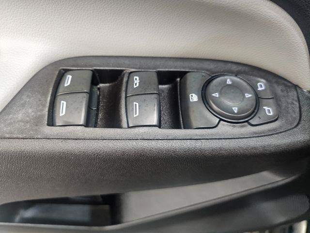 Used 2018 Chevrolet Equinox LS AWD/4WD image 30