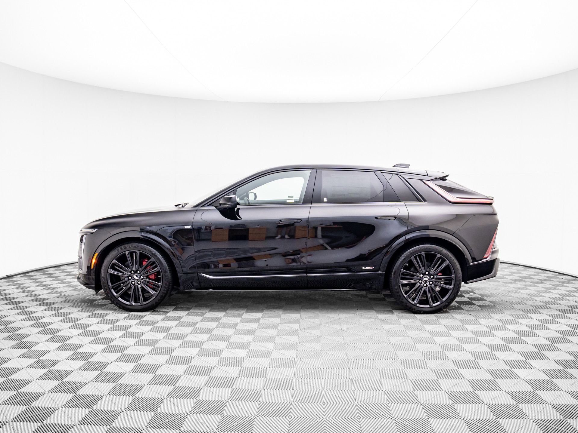 New 2026 Cadillac Lyriq V video 4