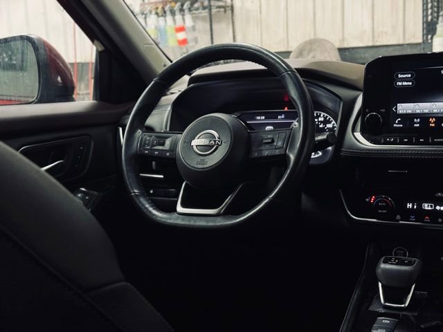 Used 2023 Nissan Rogue SL w/ SL Premium Package image 24