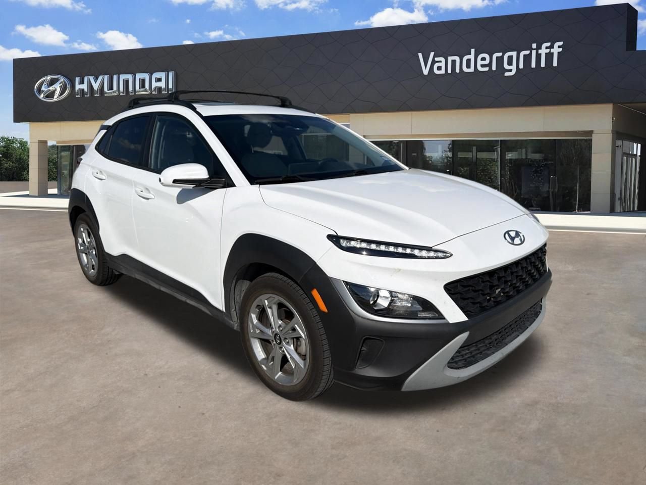 Used 2022 Hyundai Kona SEL w/ Convenience Package FWD image 4
