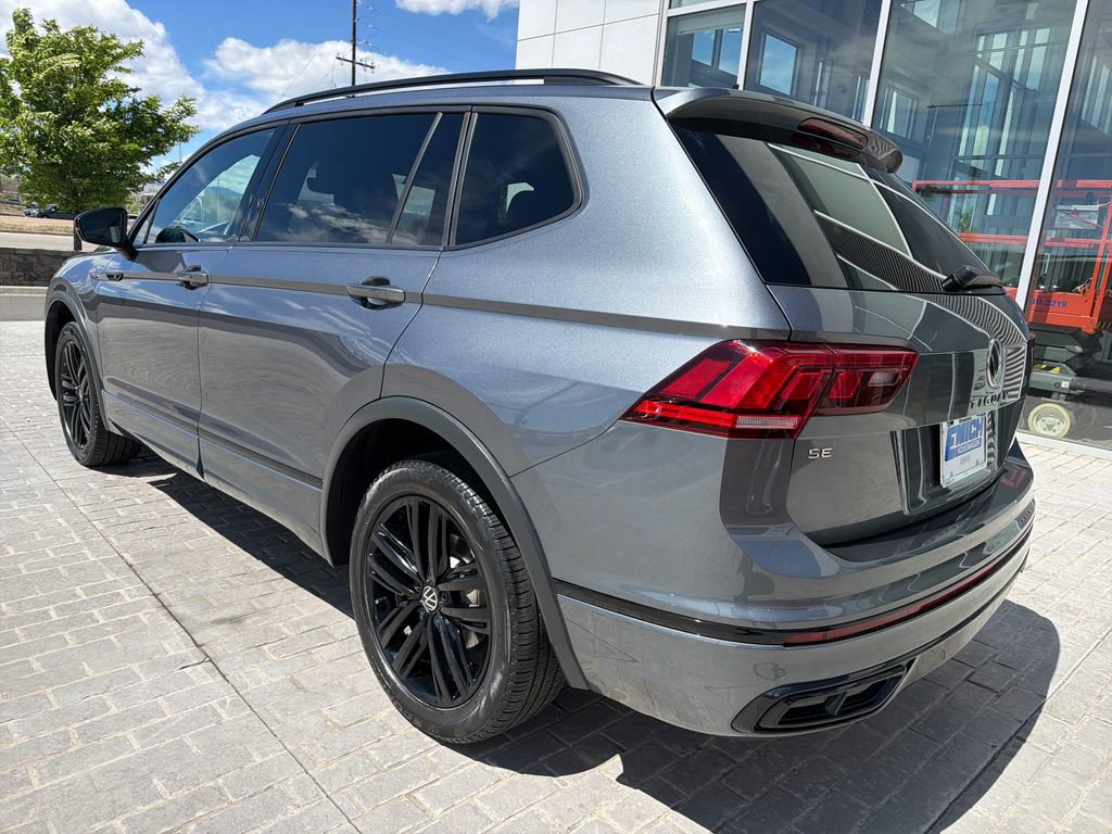 Certified 2022 Volkswagen Tiguan SE R-Line AWD/4WD image 10