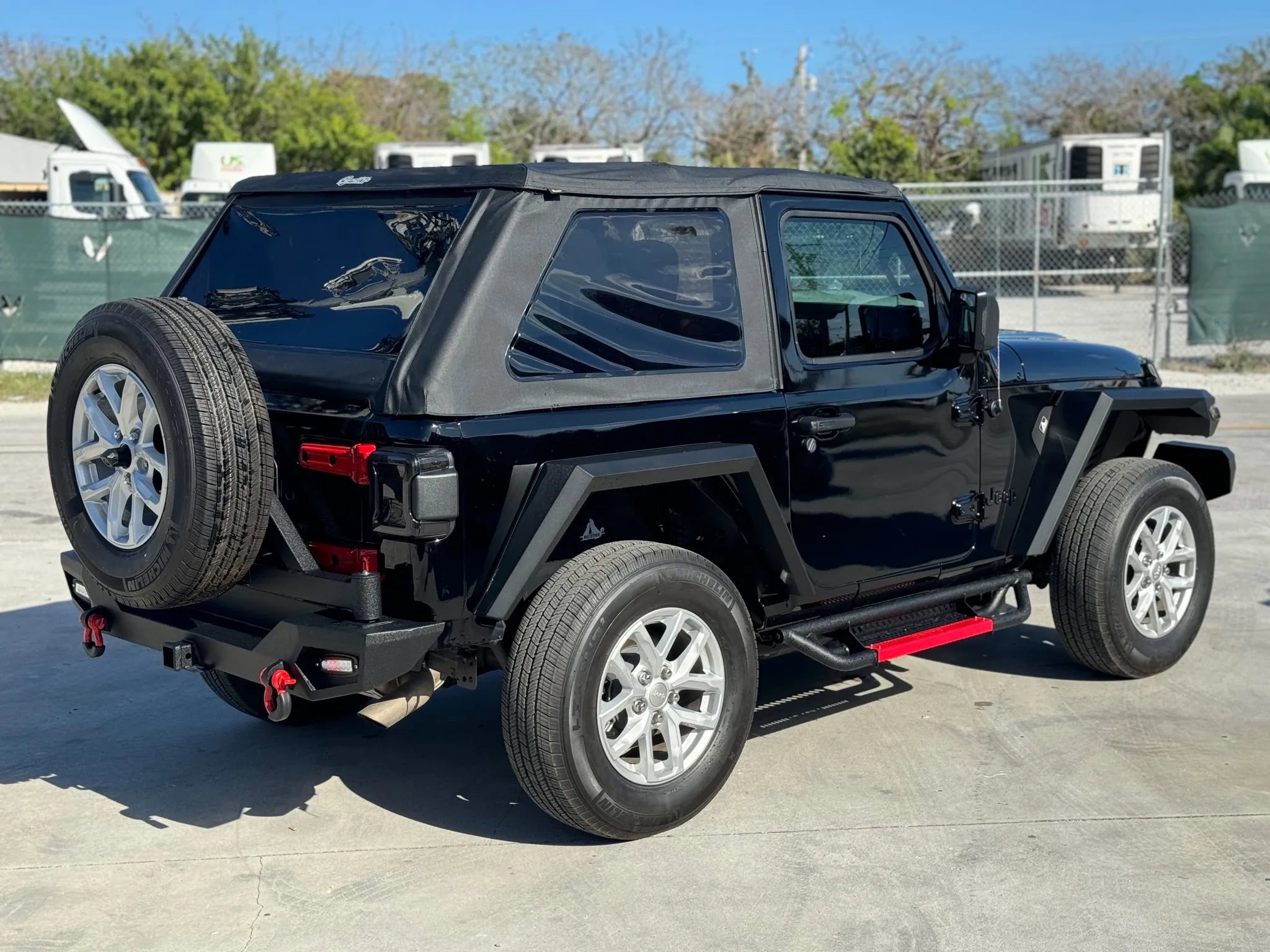 Used 2023 Jeep Wrangler Sport image 6