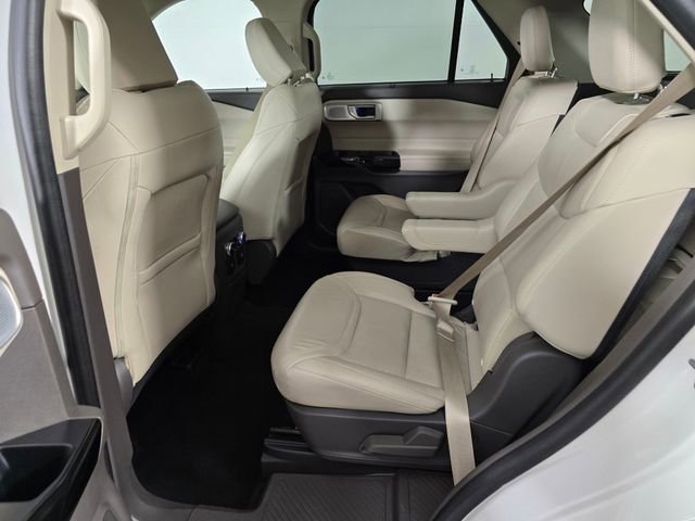 Certified 2023 Ford Explorer Platinum w/ Technology Package AWD/4WD image 18
