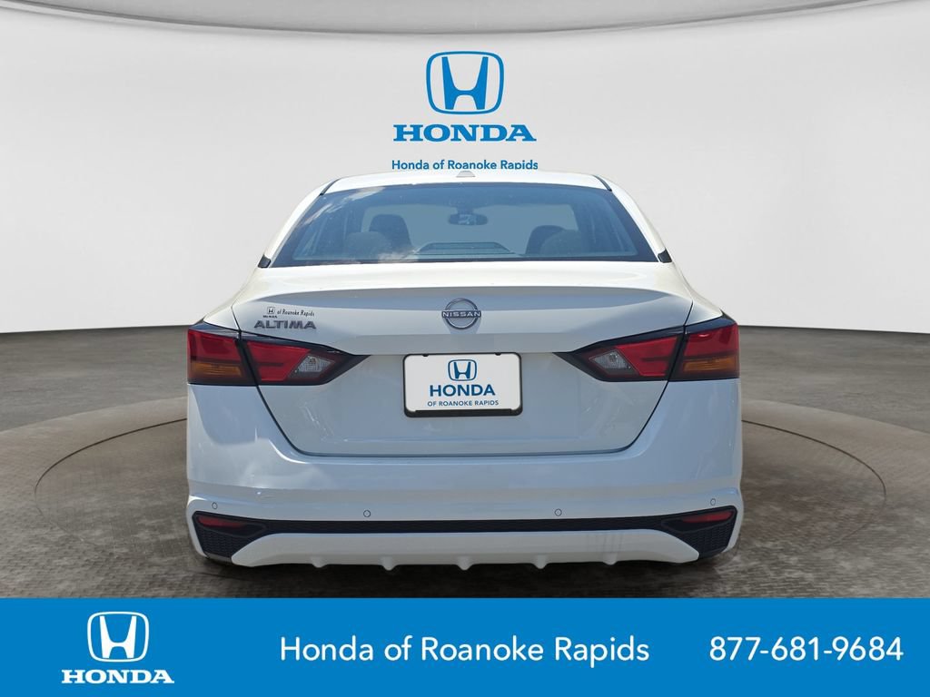Used 2025 Nissan Altima 2.5 SV FWD image 4