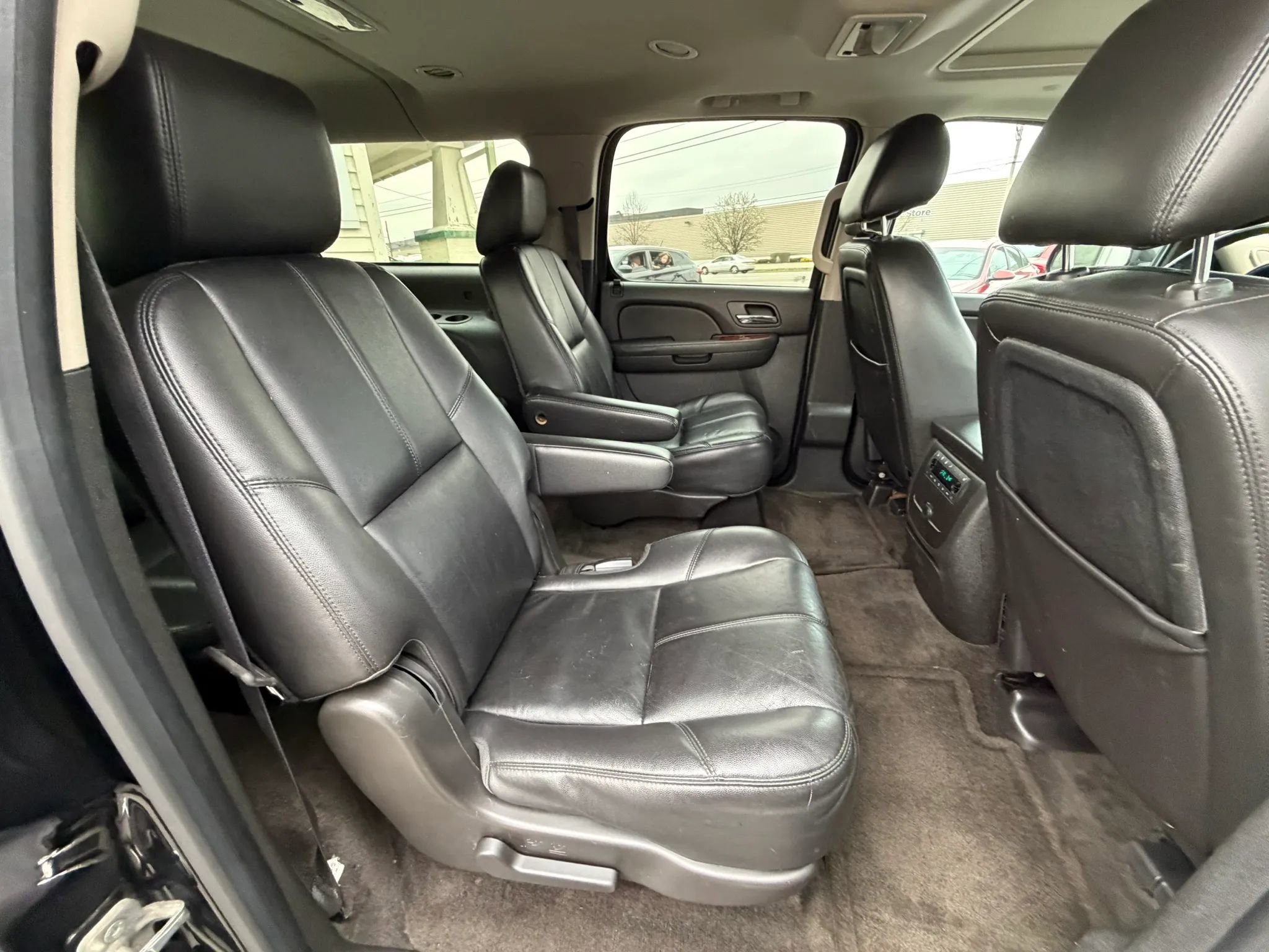 Used 2013 Chevrolet Suburban LT w/ Luxury Package image 37