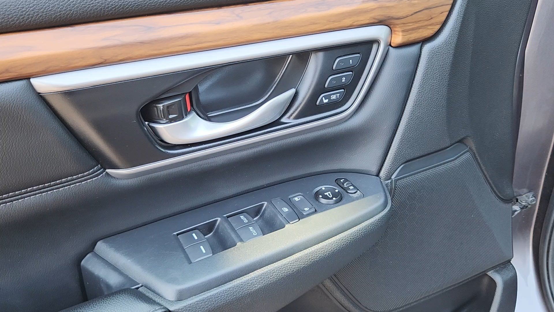 Used 2020 Honda CR-V EX-L image 8