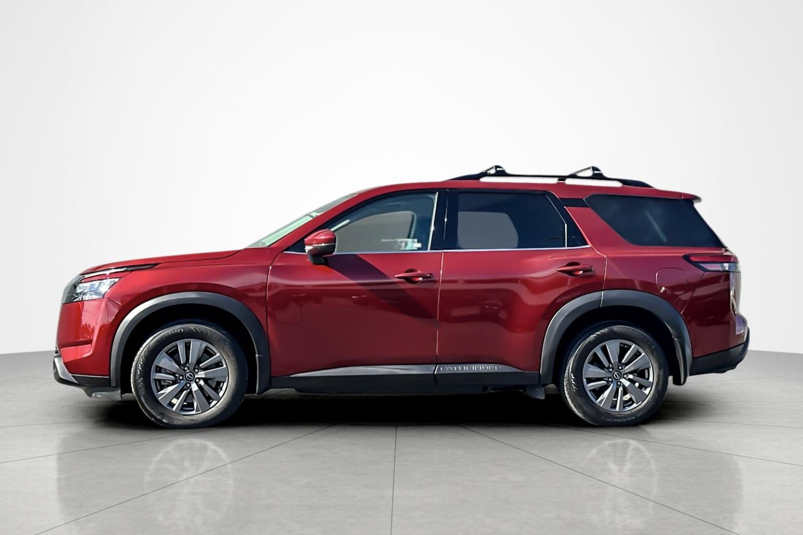 Used 2024 Nissan Pathfinder SV w/ SV Premium Package FWD video 2