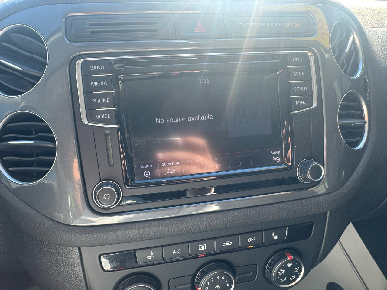 Used 2017 Volkswagen Tiguan S image 22