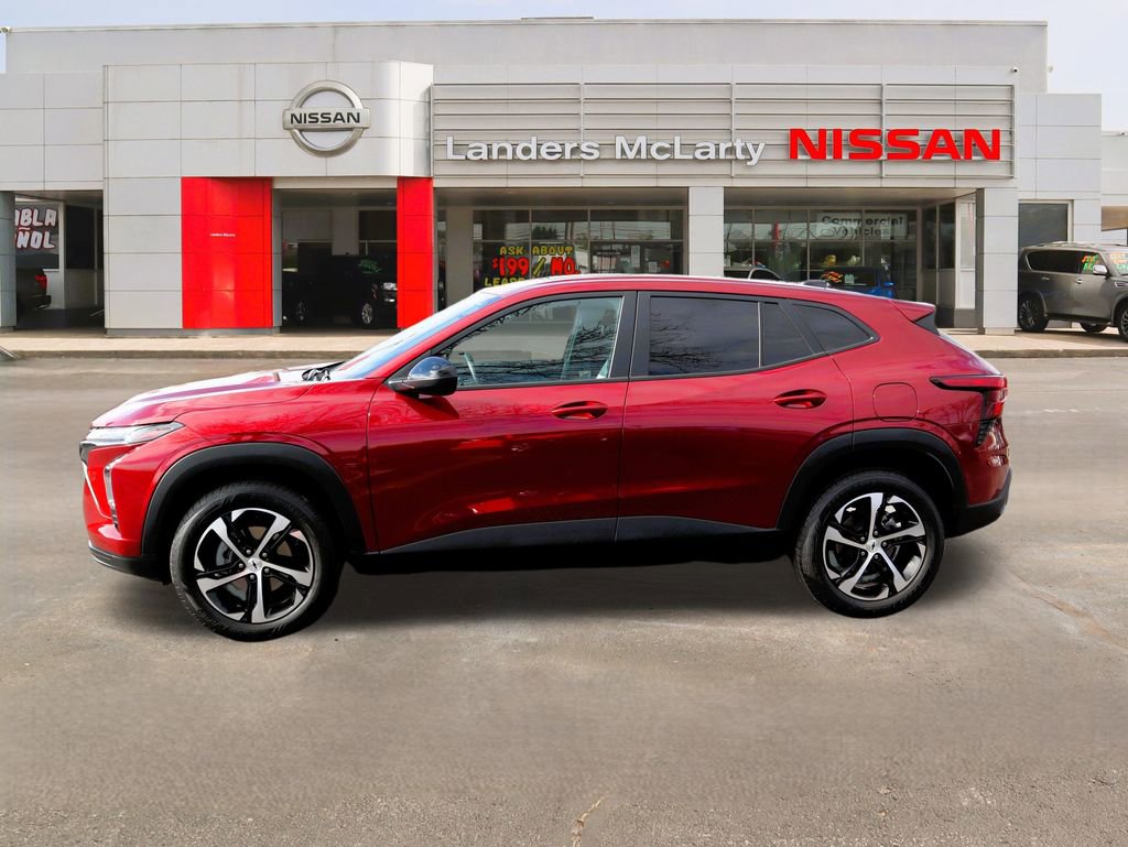 Used 2025 Chevrolet Trax RS w/ Sunroof Package image 6