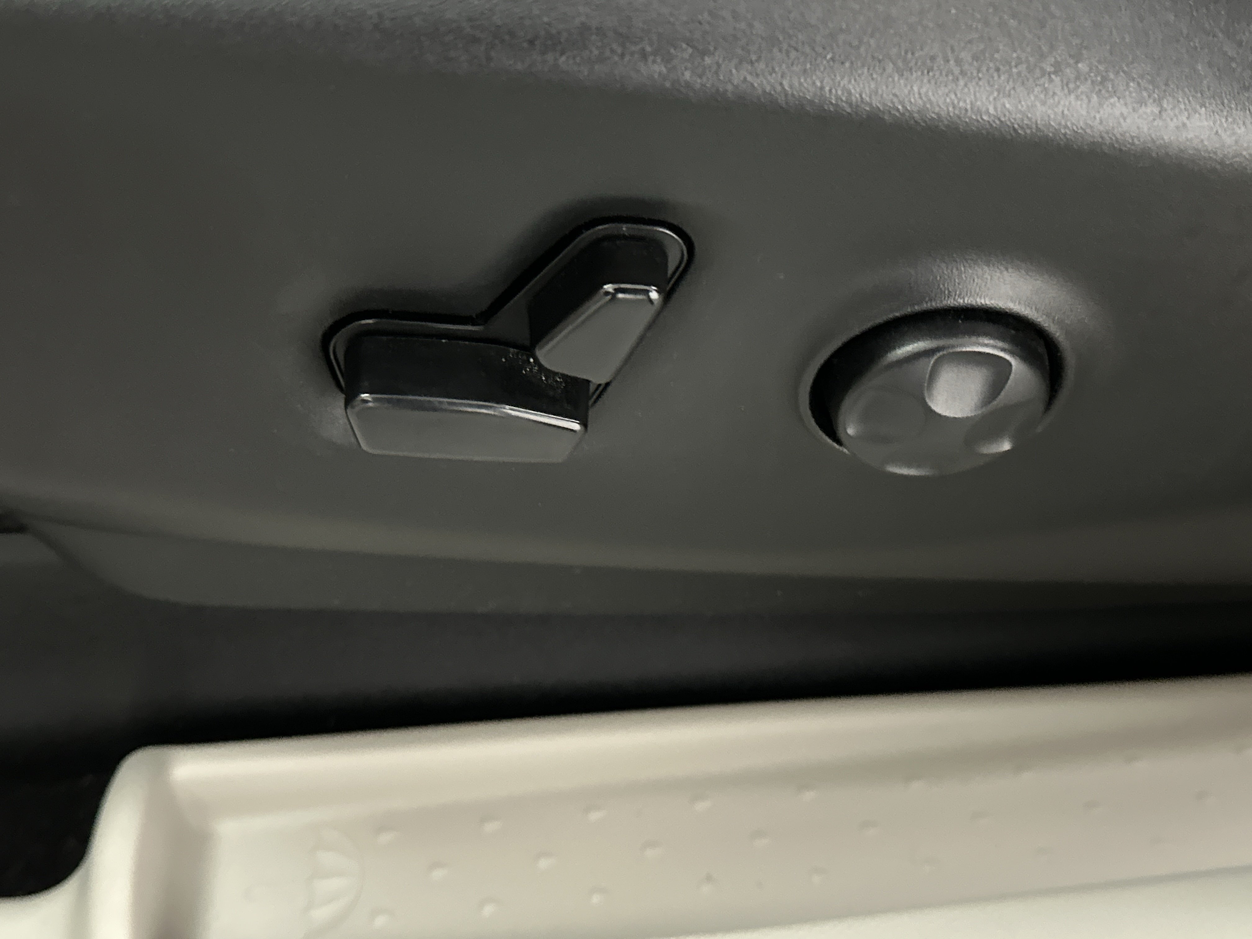 Used 2023 Chrysler Pacifica Touring-L FWD image 20