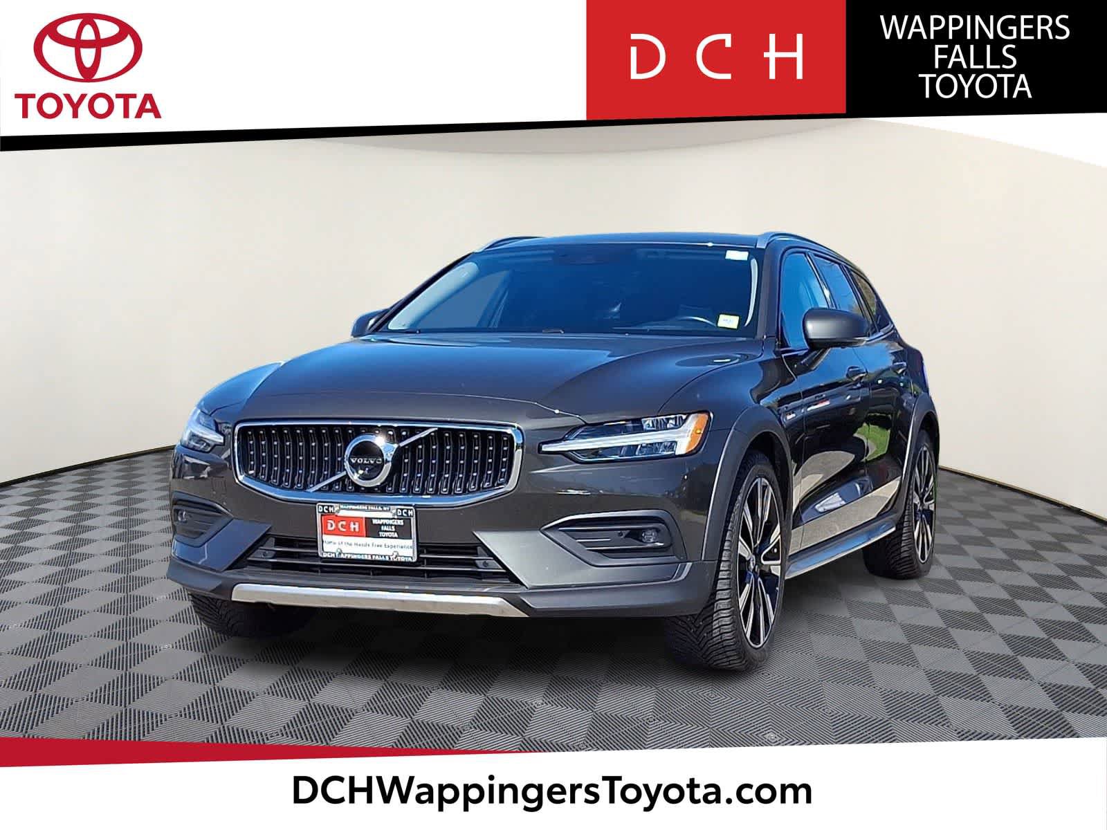 Used 2021 Volvo V60 T5 Cross Country w/ Lounge Package AWD/4WD image 1