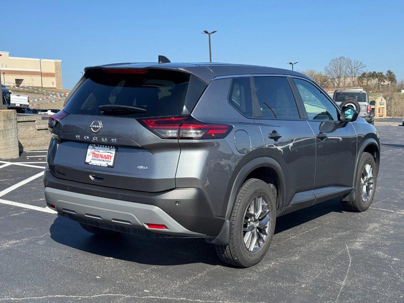 Used 2023 Nissan Rogue S image 3