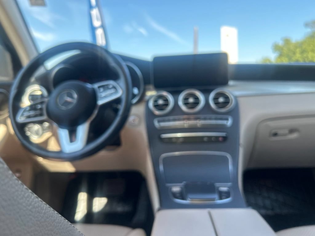 Used 2021 Mercedes-Benz GLC 300 4MATIC image 7