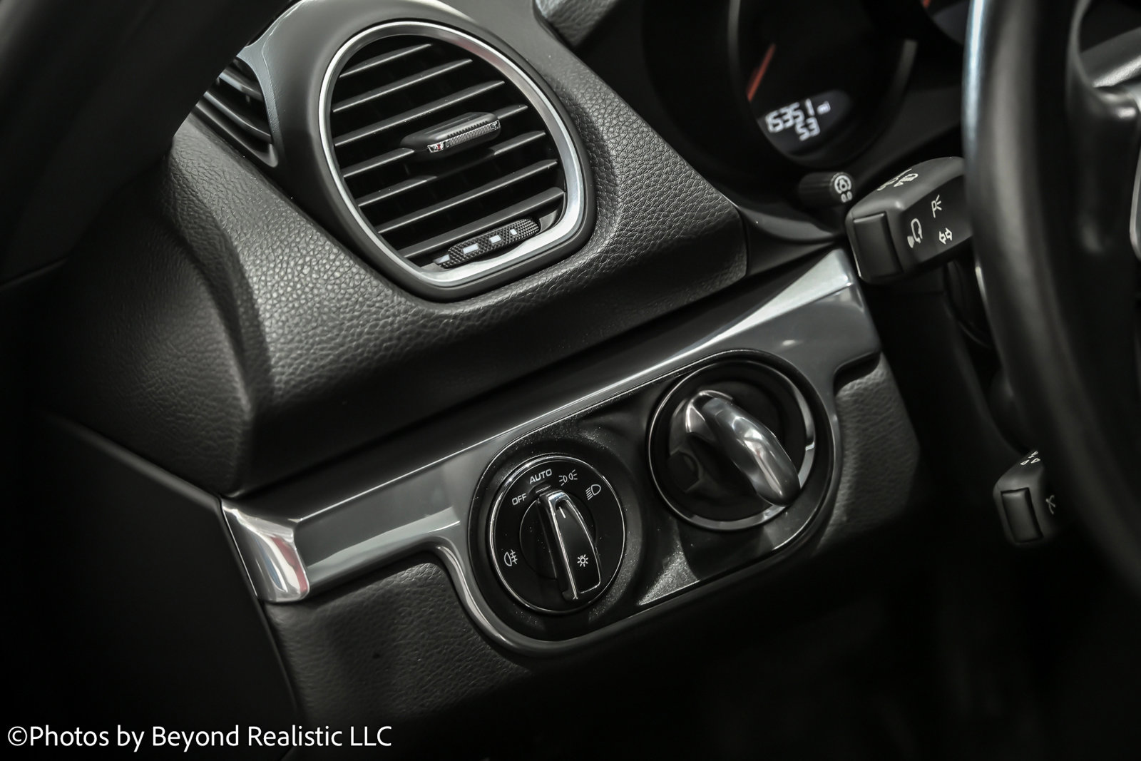 Used 2023 Porsche 718 Cayman T w/ Sport Chrono Package image 20