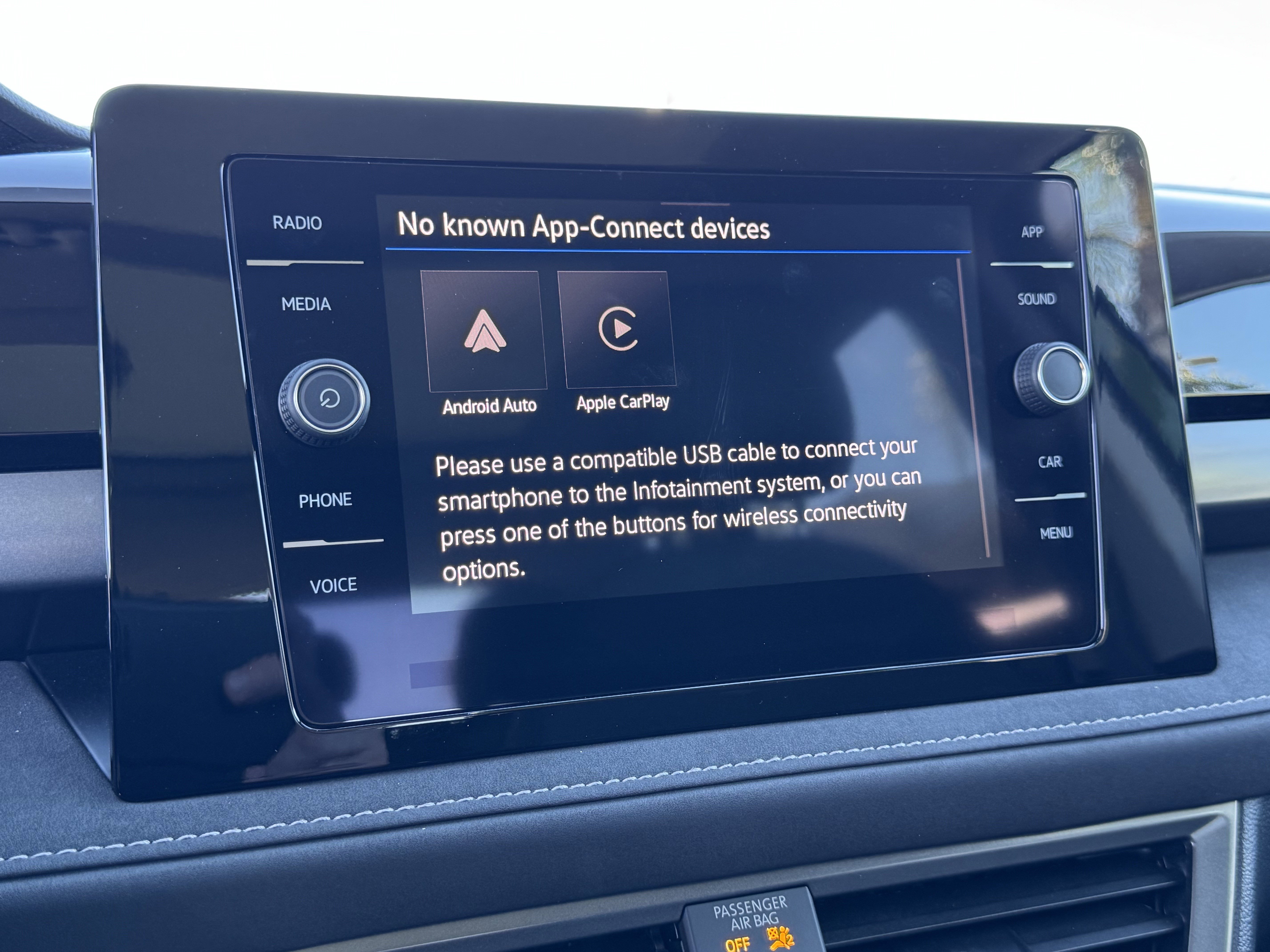 Certified 2025 Volkswagen Taos SE image 26