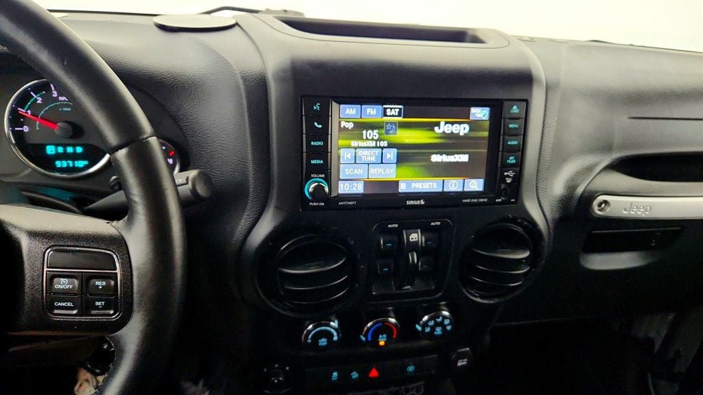 Used 2015 Jeep Wrangler Unlimited Sahara w/ Connectivity Group AWD/4WD image 16