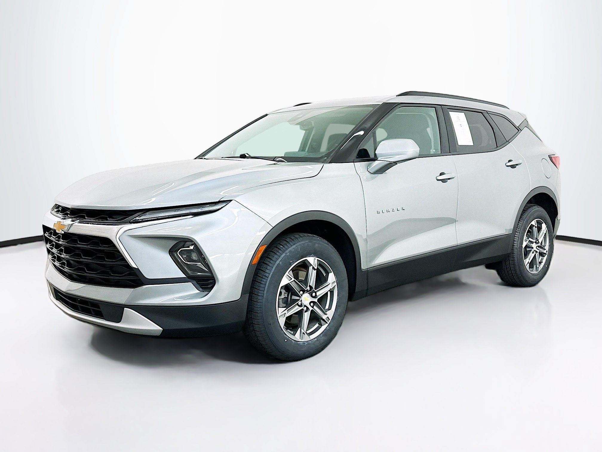 Used 2023 Chevrolet Blazer LT w/ Convenience Package AWD/4WD image 3