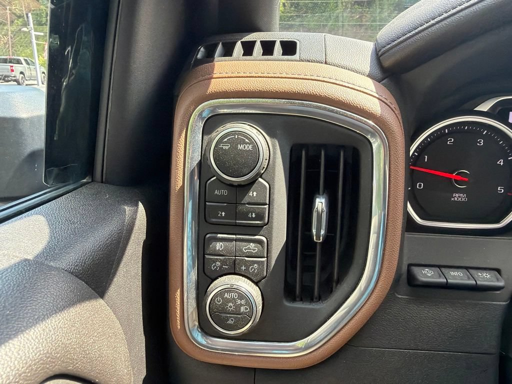 Used 2022 Chevrolet Silverado 3500 High Country w/ Z71 Off-Road Package AWD/4WD image 13