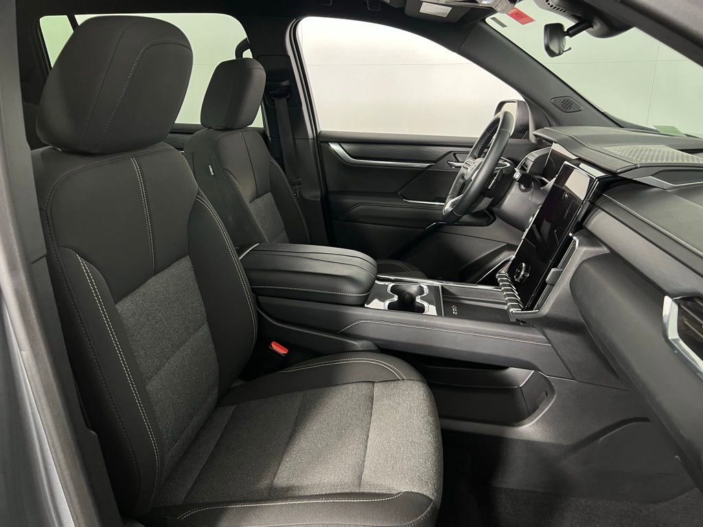 Used 2025 GMC Acadia Elevation image 34