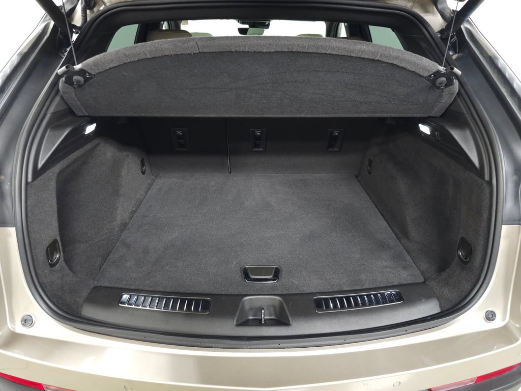 Used 2023 Cadillac XT4 Sport AWD/4WD image 5