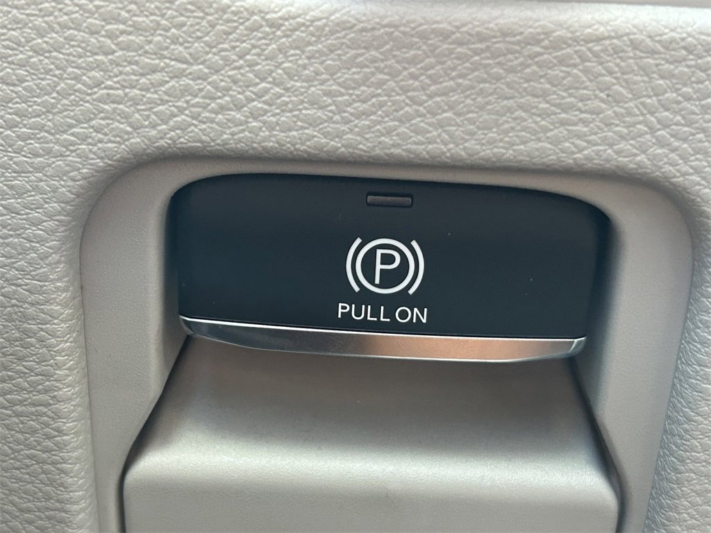 Used 2024 Jeep Wagoneer Series II w/ Flexible Seating Group image 21