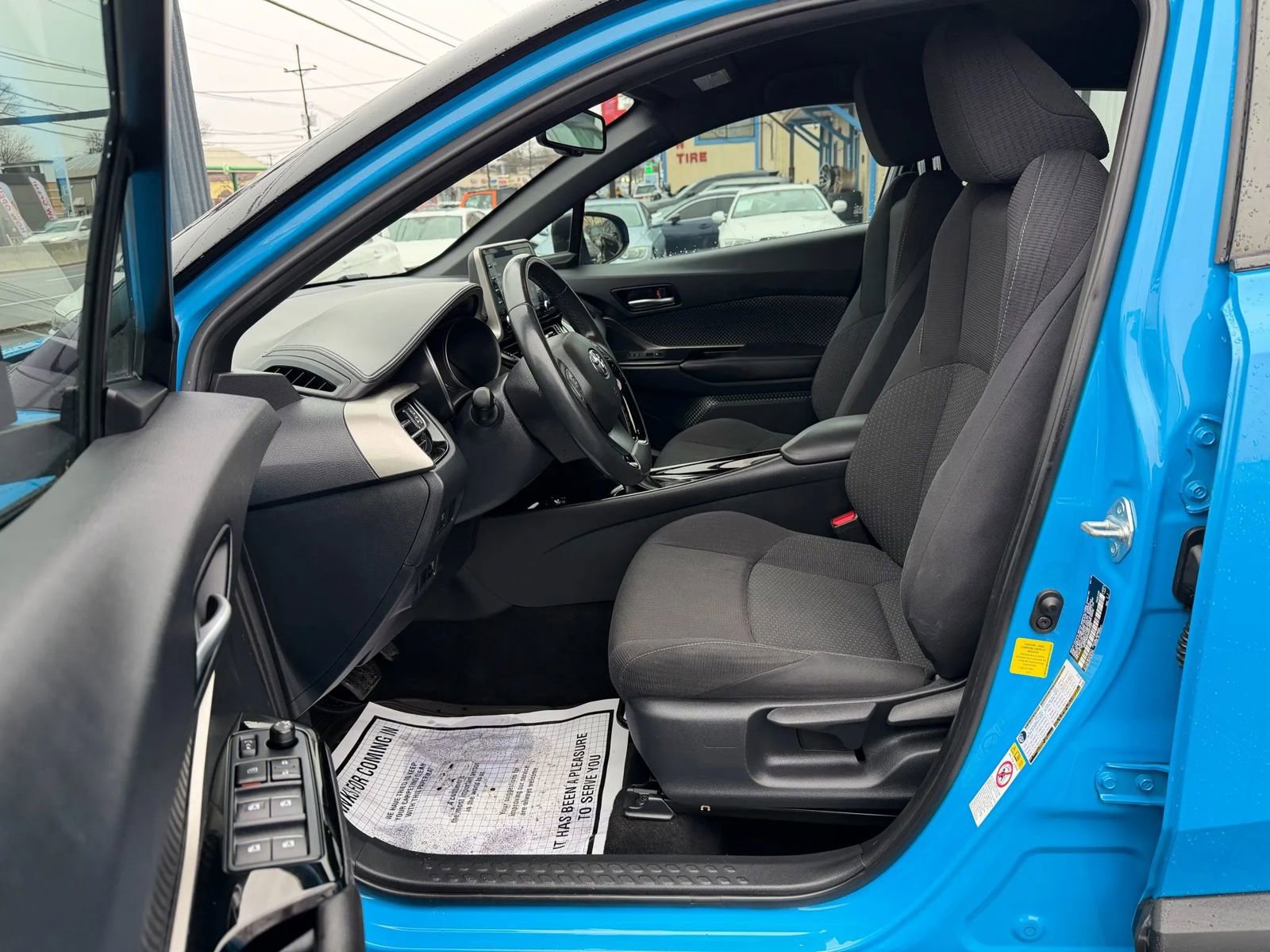 Used 2019 Toyota C-HR XLE image 15