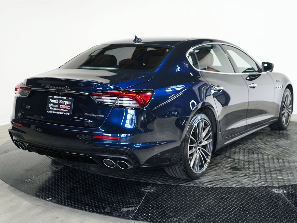 Used 2022 Maserati Quattroporte Modena Q4 AWD/4WD image 8