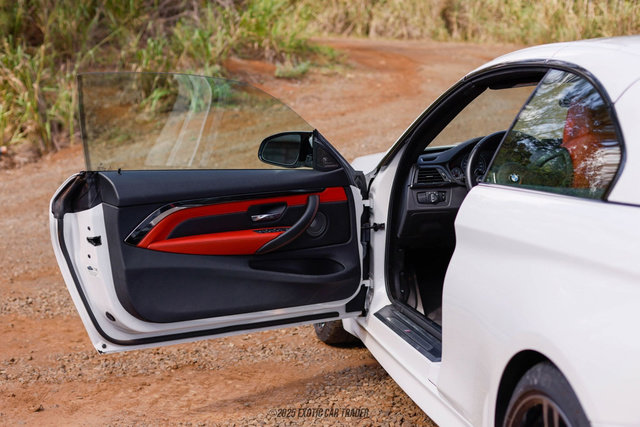 Used 2015 BMW M4 Convertible image 37