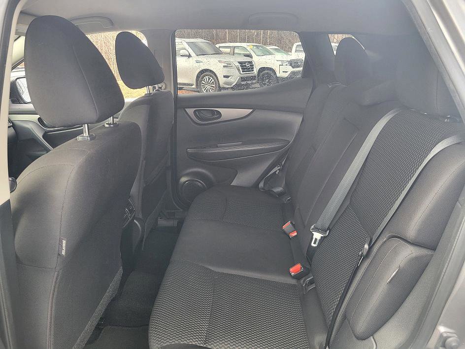 Used 2021 Nissan Rogue Sport S image 12