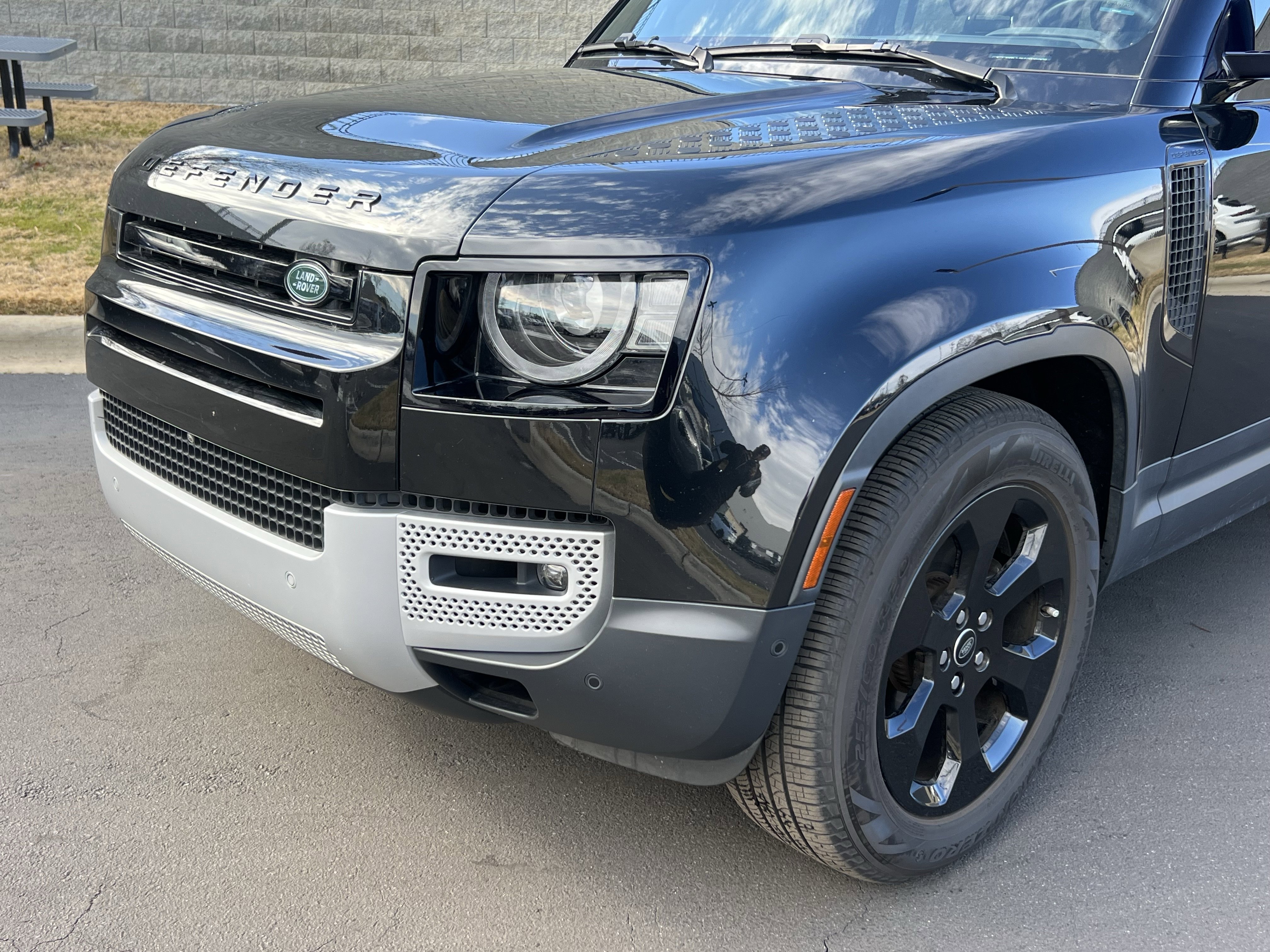 Used 2023 Land Rover Defender 110 S image 11