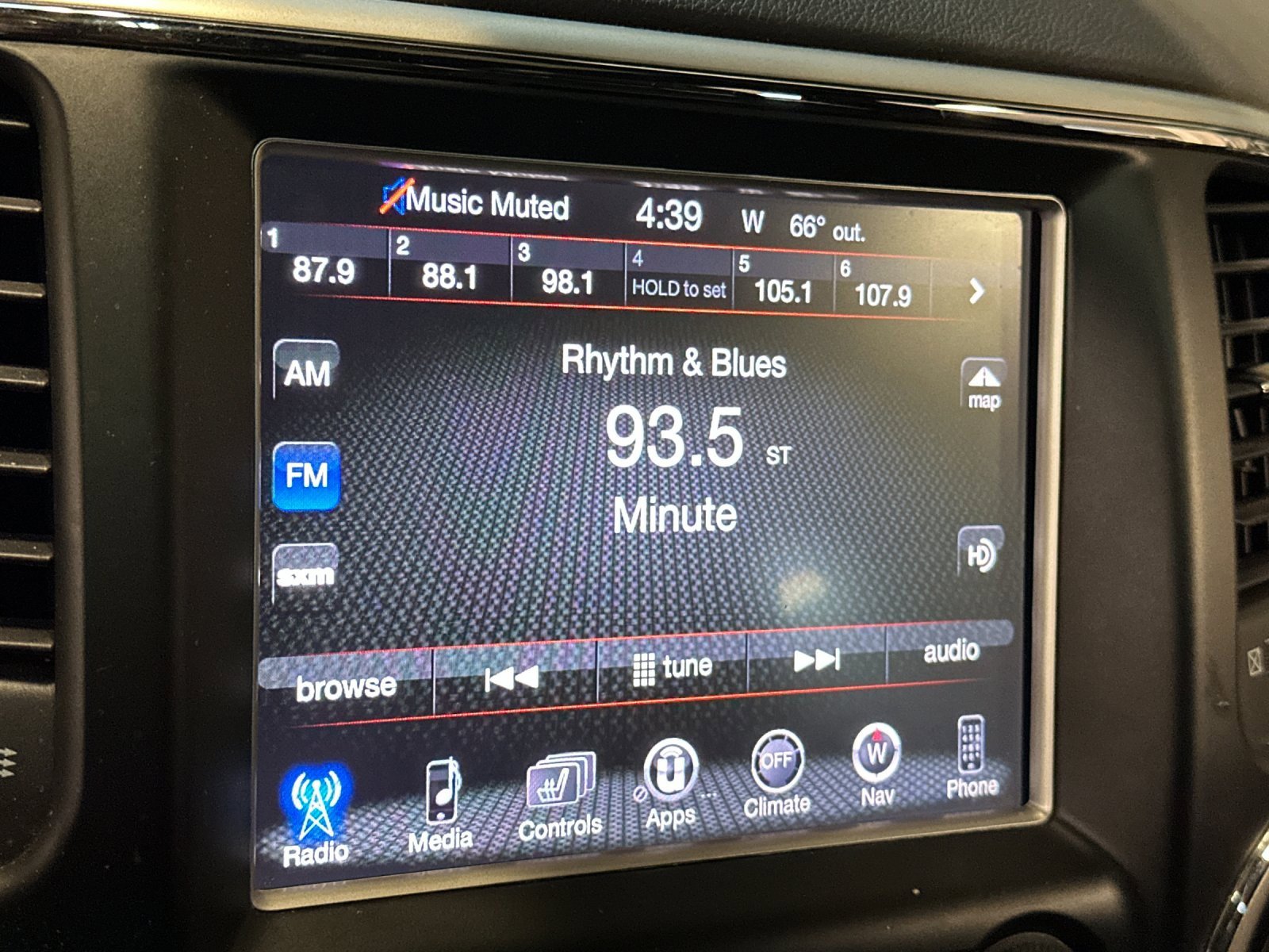 Used 2016 Jeep Grand Cherokee High Altitude image 17