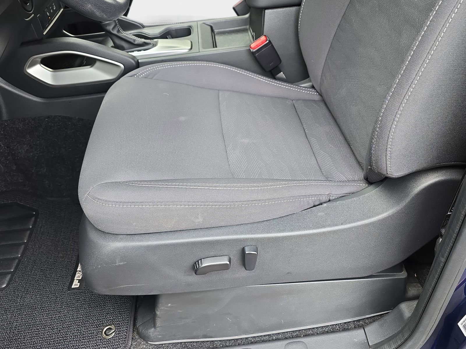 Used 2023 Nissan Frontier SV w/ Technology Package image 30