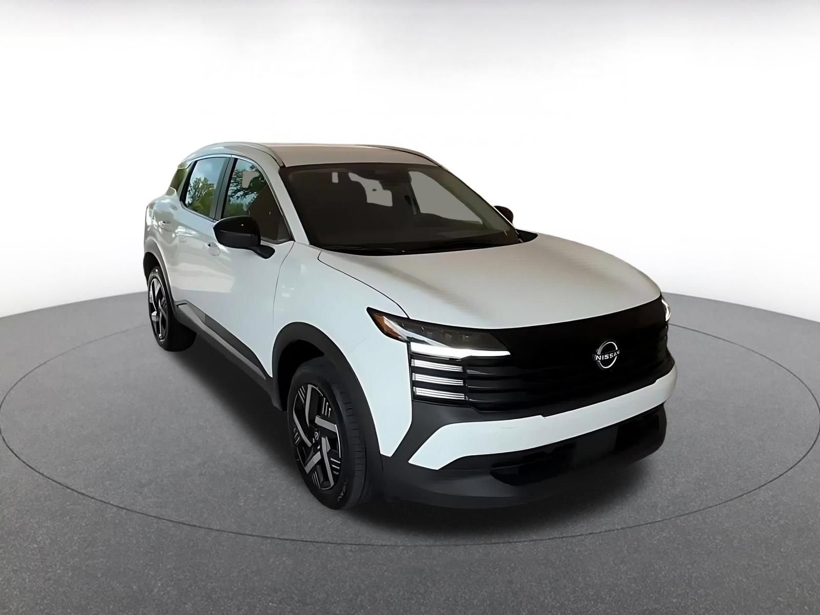 Used 2026 Nissan Kicks SV w/ Cold Weather Package FWD image 3