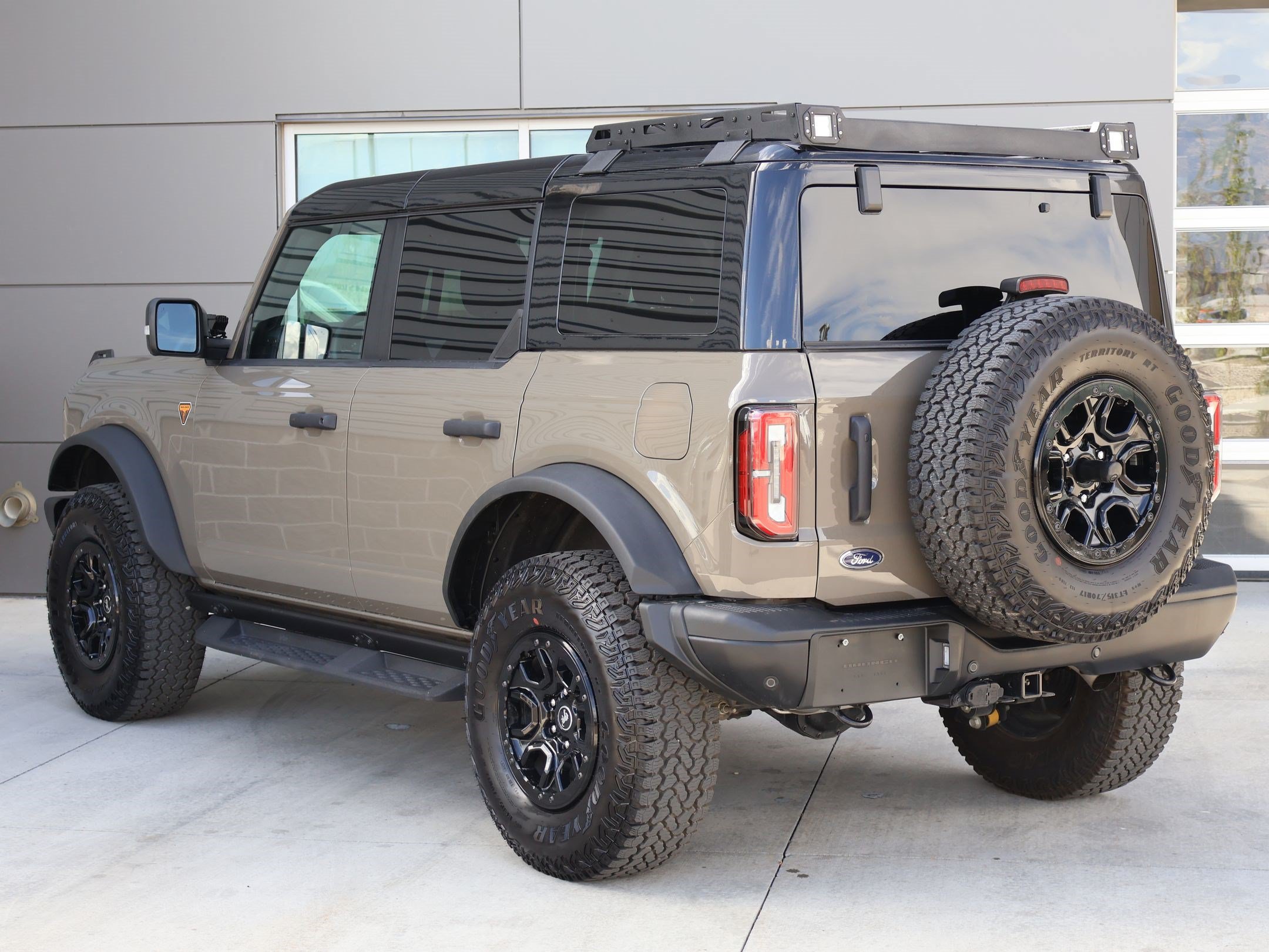 Used 2025 Ford Bronco Badlands AWD/4WD image 8