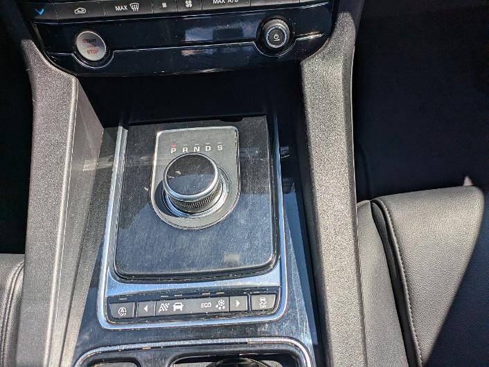 Used 2018 Jaguar F-PACE Premium AWD/4WD image 19
